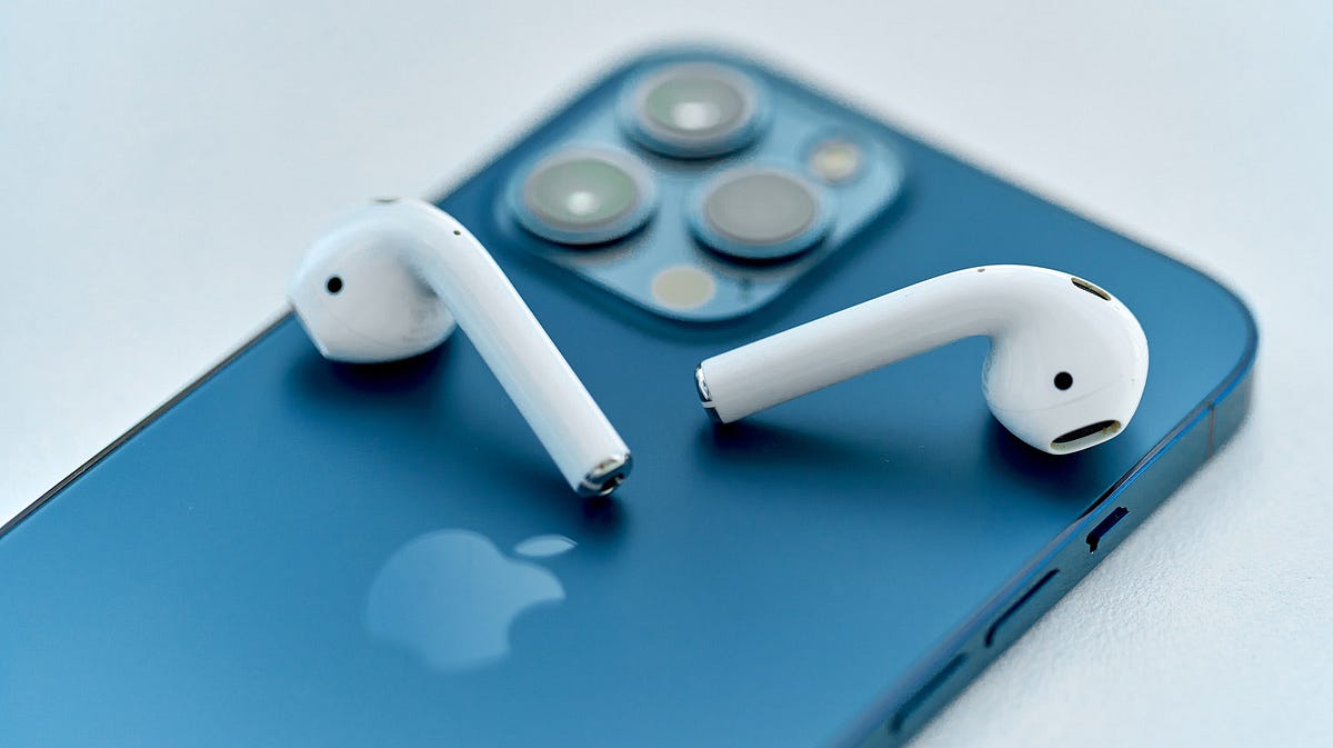 how-to-connect-two-pairs-of-airpods-to-one-iphone-and-share-audio-by