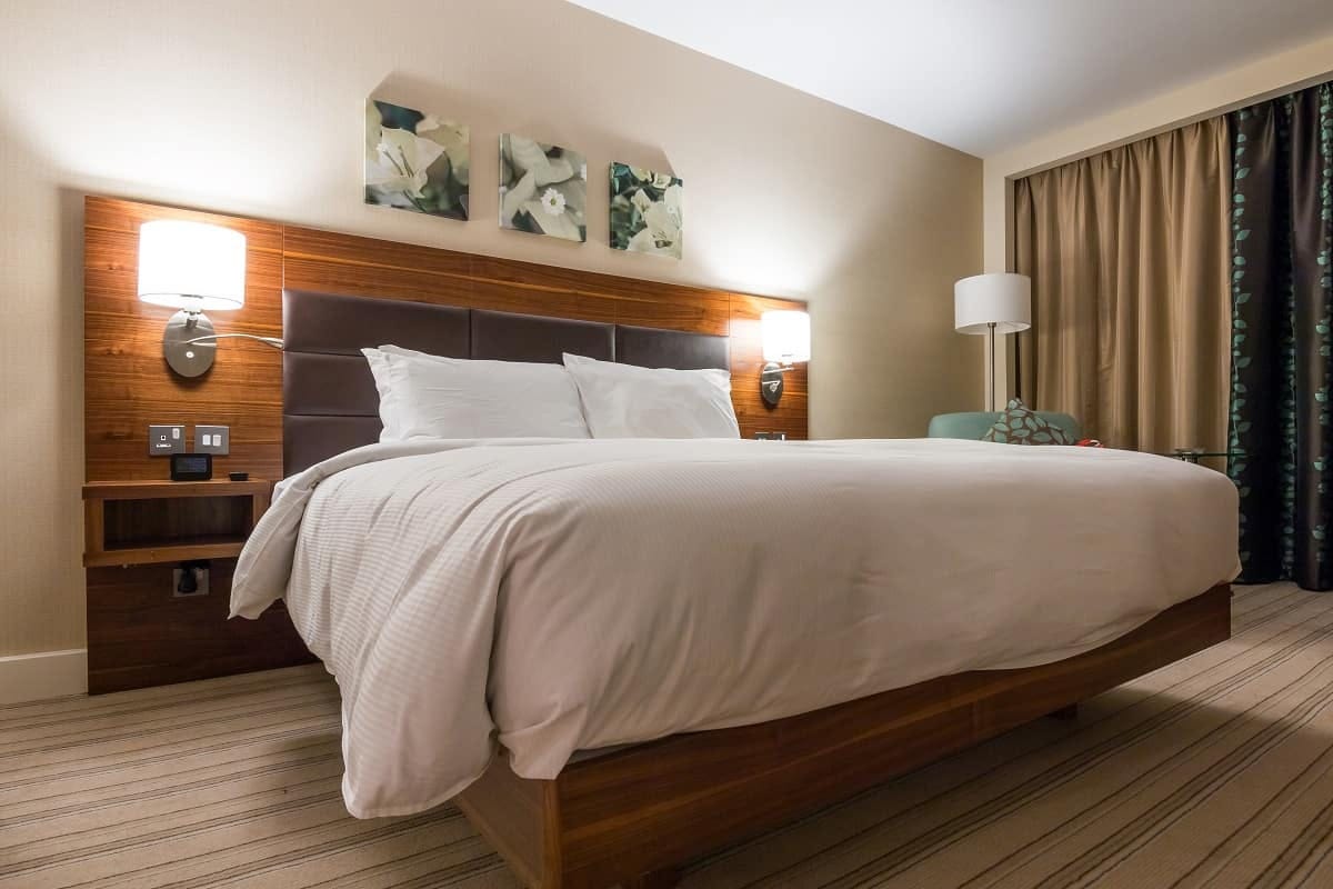 What is Hotel Collection Bedding and Why is it Popular? by Ishak