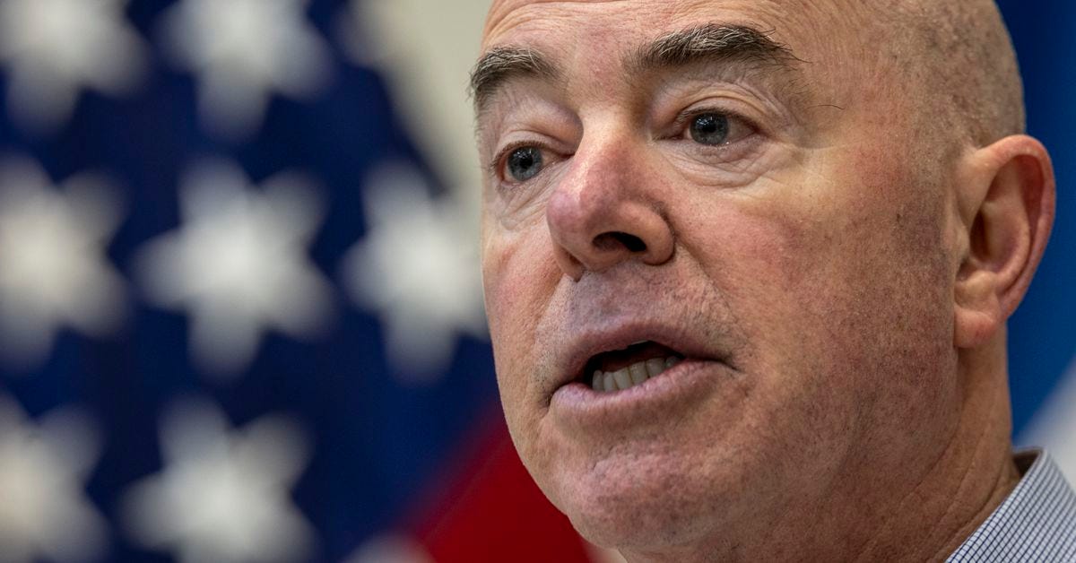 下院共和党によるアレハンドロ・マヨルカス氏の弾劾失敗を解説 – ラトゥル・カーン