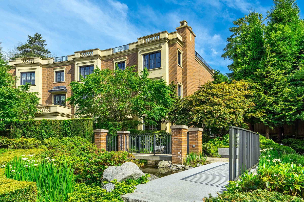 Exploring the Role and Responsibilities of Real Estate Agents by RE