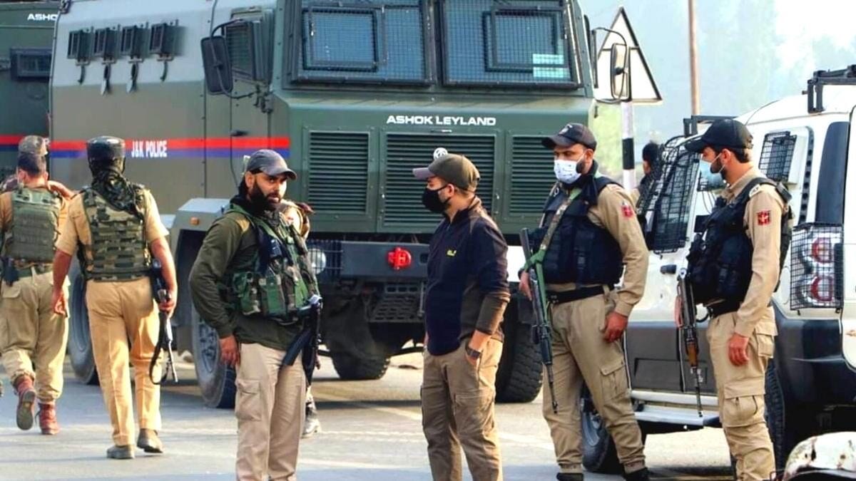 Militants attack police in Allochibagh Srinagar