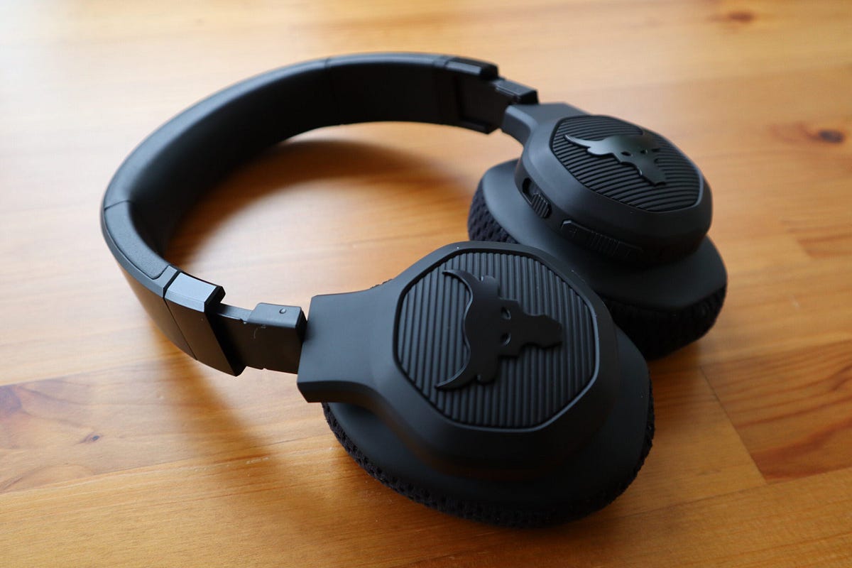 The Ultimate Guide to Headphones Vs Earphones Which One is the Right