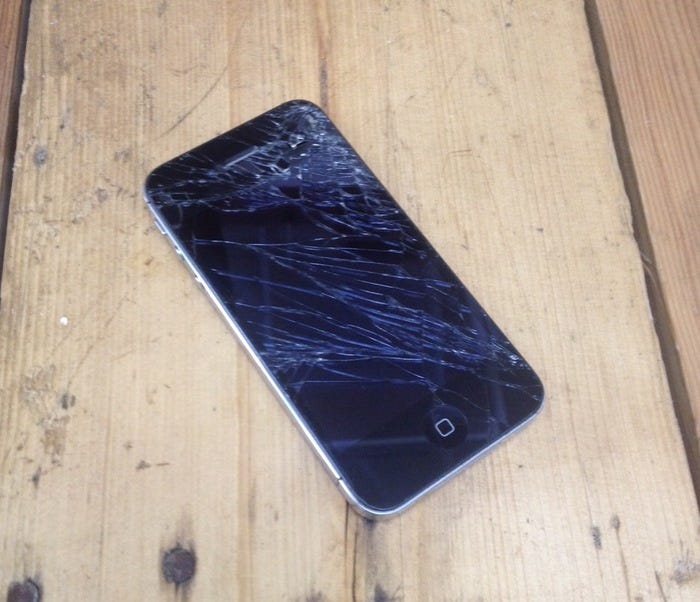 The Worst Reponses to a Cracked iPhone Screen — The Bold Italic — San Francisco