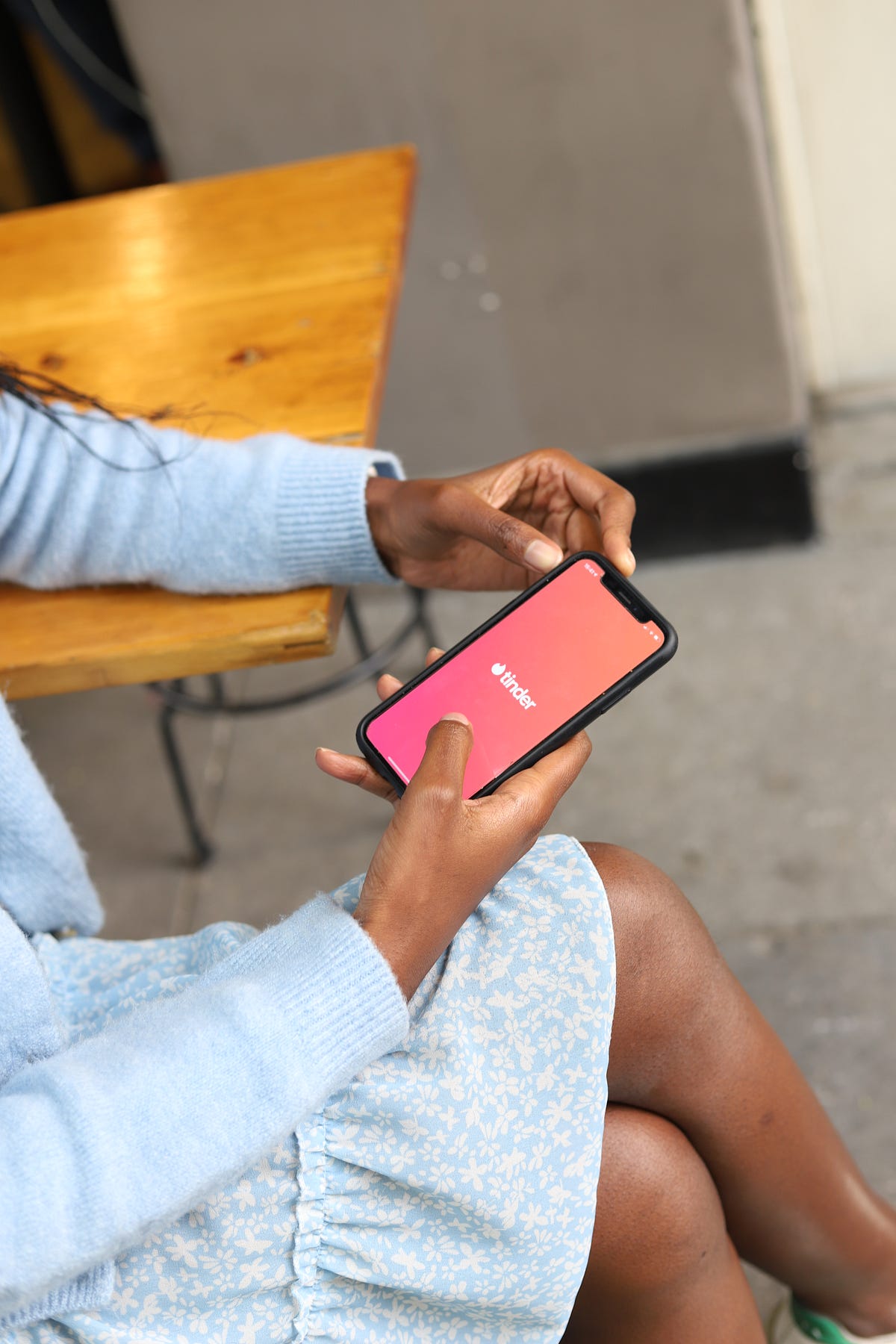 What should I show on dating apps? 3 topic generation techniques for ...