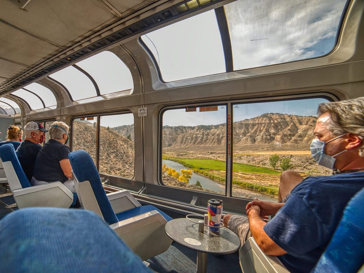 I took a 19hour overnight Amtrak train. Here are 10 reasons traveling
