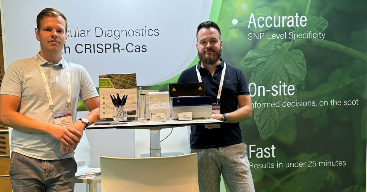 CTO Jurre Steens (izquierda) y CEO Niek Savelkoul (derecha) de Scope Biosciences. Imágen de https://start-life.nl/scope-biosciences-secures-e2-5-million-eic-transition-grant/