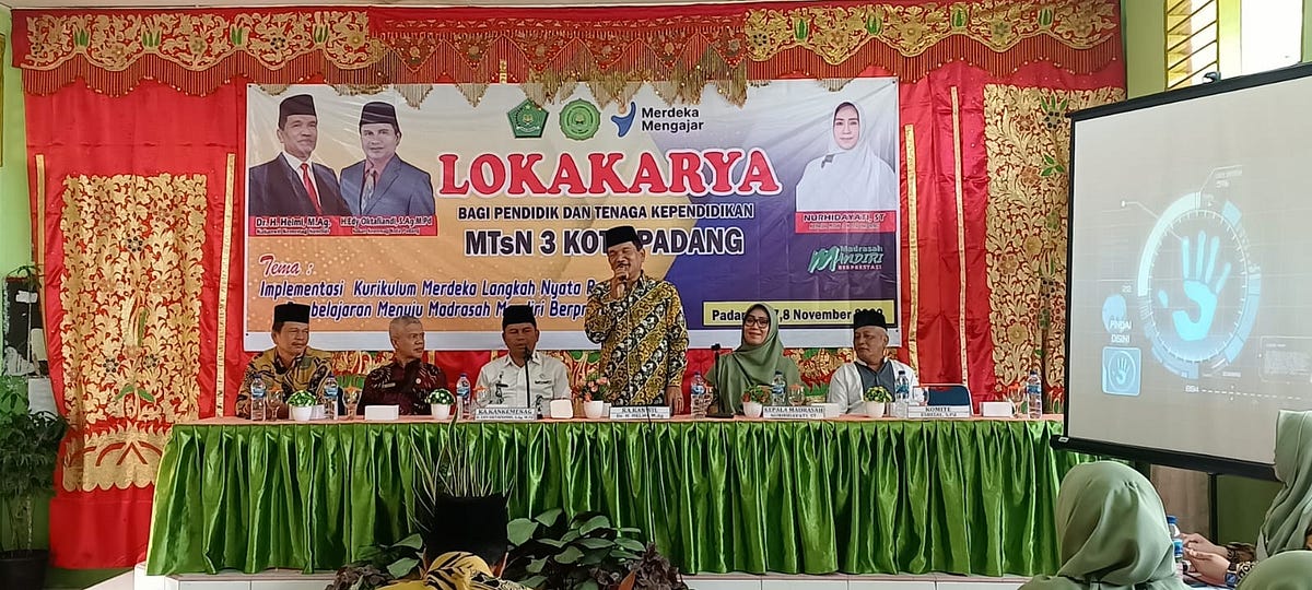 Kepala Kantor Wilayah Kementerian Agama Prov Sumatera Barat Resmi Membuka Lokakarya Mtsn 3 Kota 1074