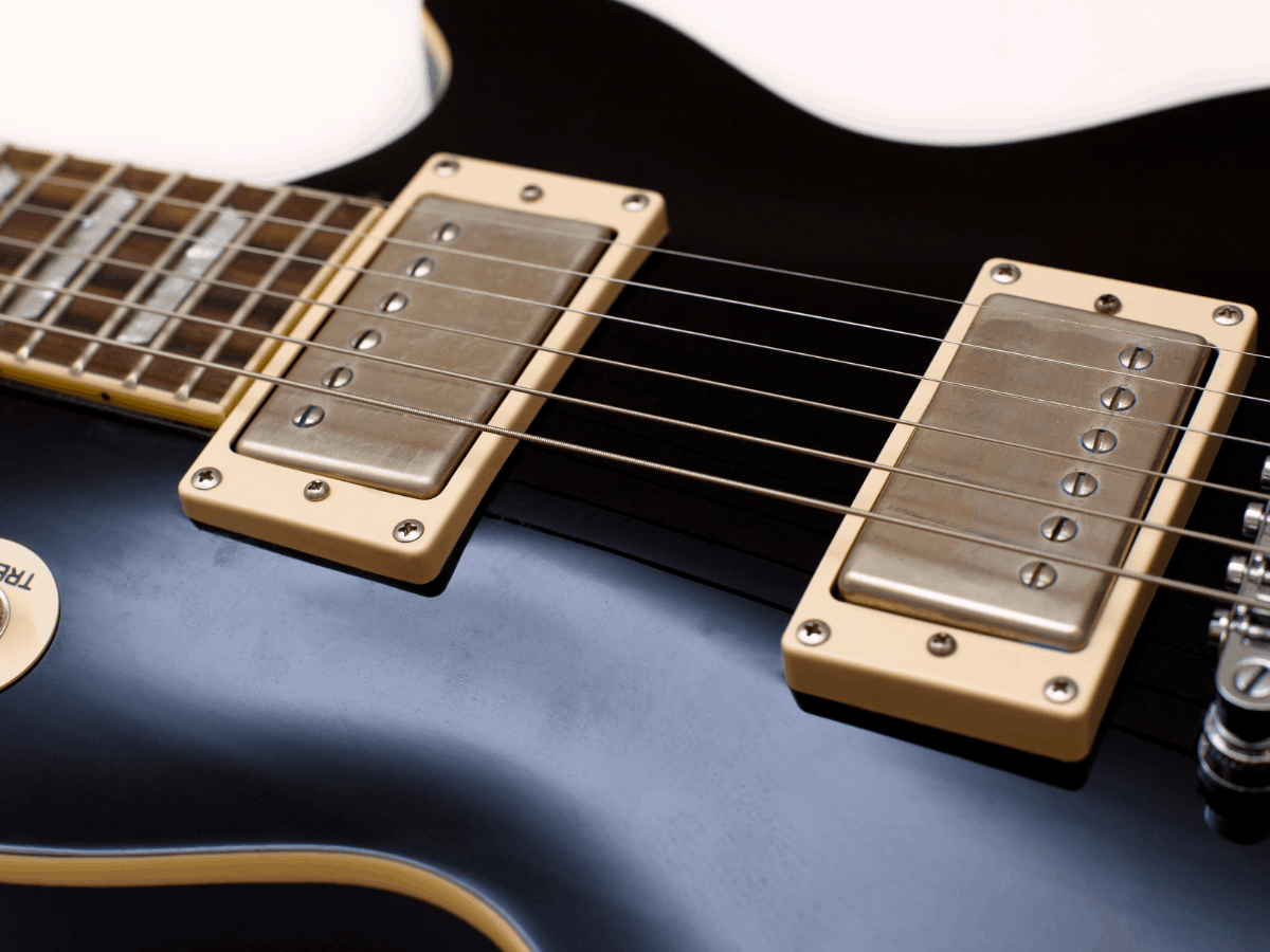 How Many Strings Does an Electric Guitar Have? Medium