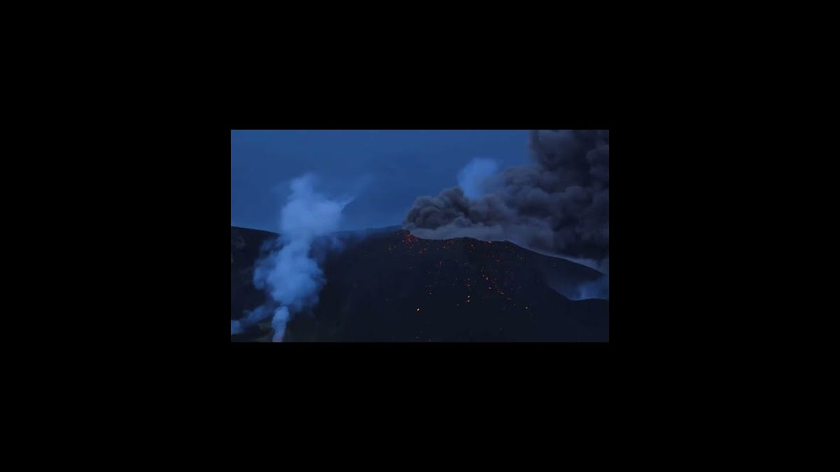 Mount Etna eruption.🌋🌋🌋 Etna volcano, Sicily, Italy.🌋🌋🌋 - Lynn Rivard