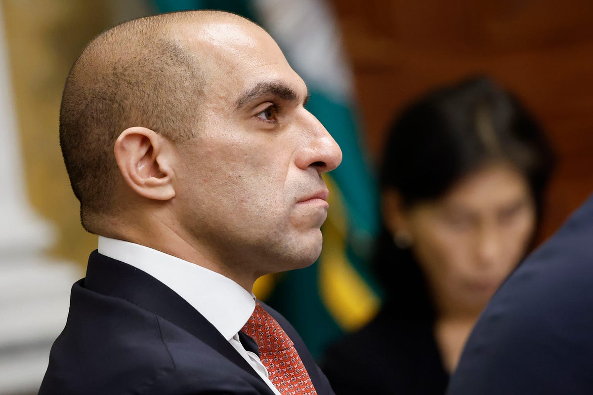 文字记录：CFTC 主席Rostin Behnam 谈监管加密货币的斗争（中文版） | by Phyrex Ni | Medium