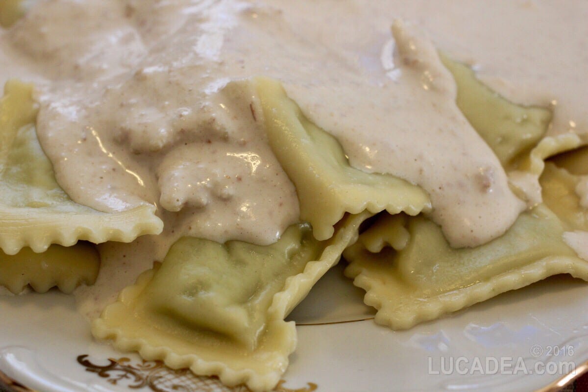 Ravioli alla salsa di noci: la ricetta