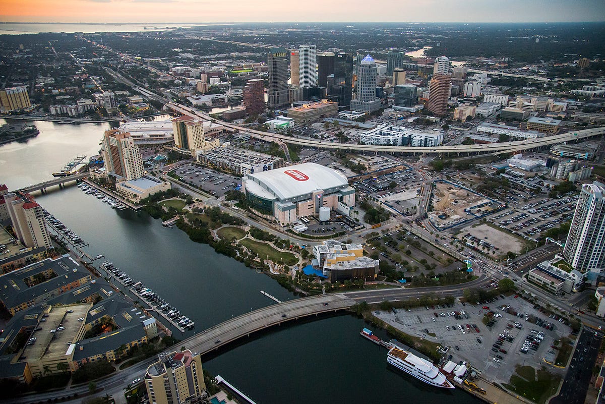 Тампа штат флорида. Тампа Бэй город. Тампа Флорида. Тампа Сити город. Tampa город США.