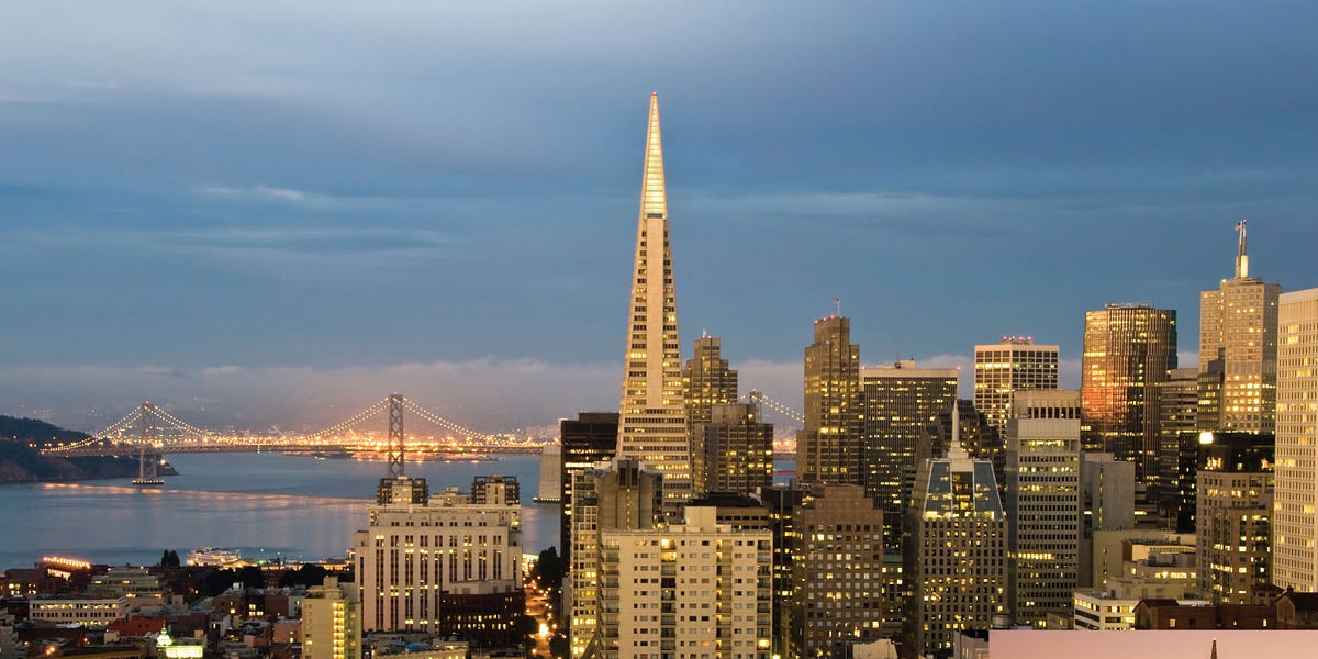 Image of: VIDEO: The Transamerica Pyramid Spinning Perfectly via Photos Shot Around an Exact Radius — The Bold Italic — San Francisco