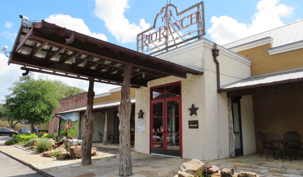 Rio Ranch Restaurant: Texas Hill Country Ambiance in Houston
