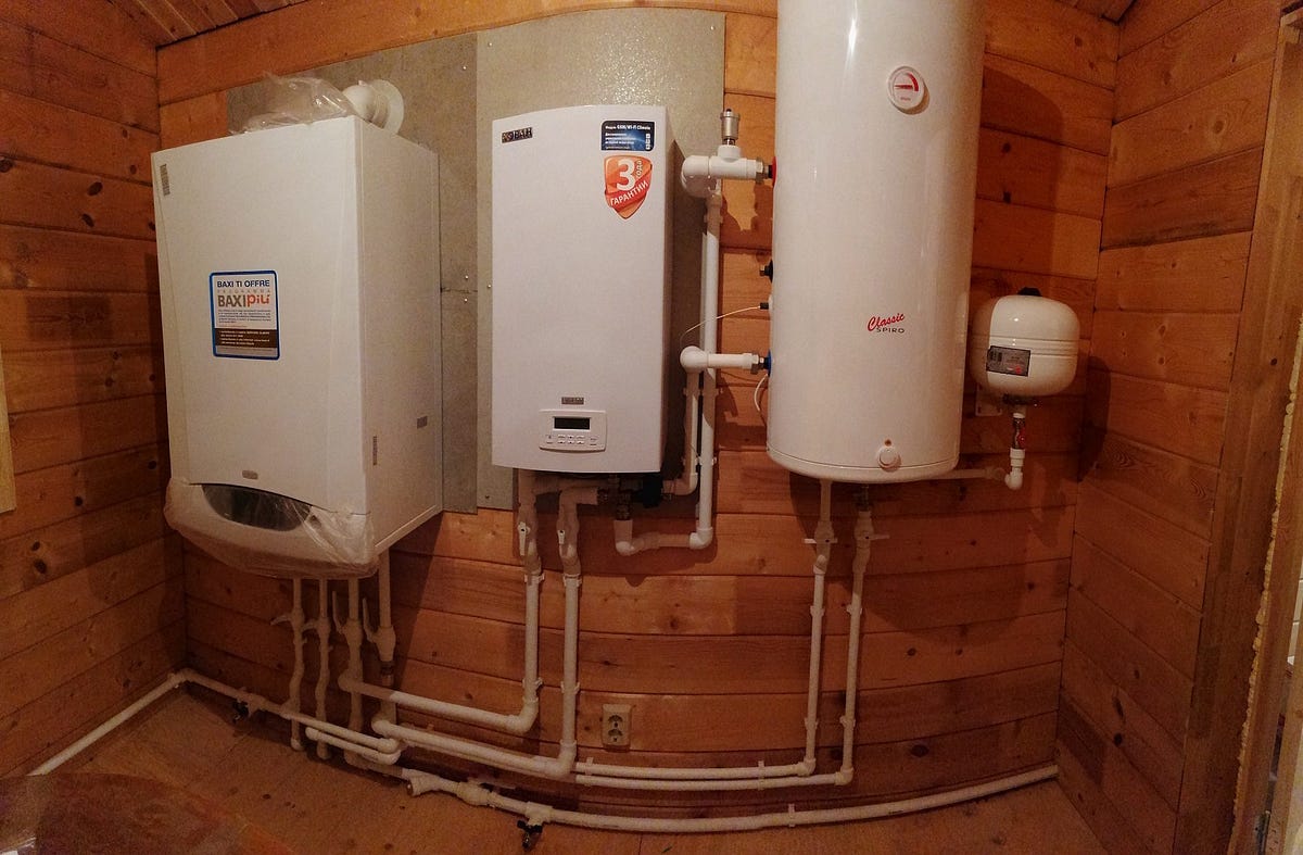Can a water heater be installed in a closet with a louvered door
