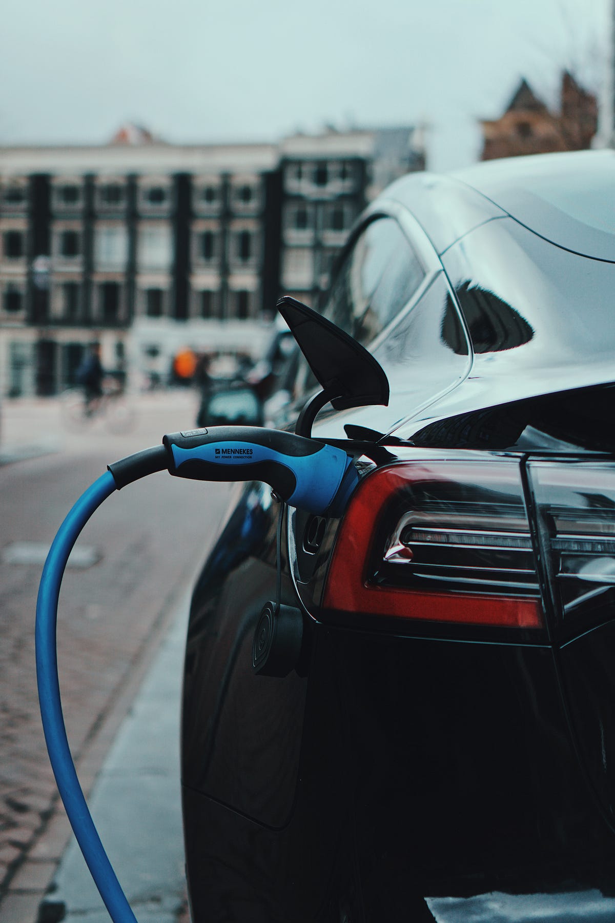 The Conspiracy Against Electric Cars by Eduardo Remolins