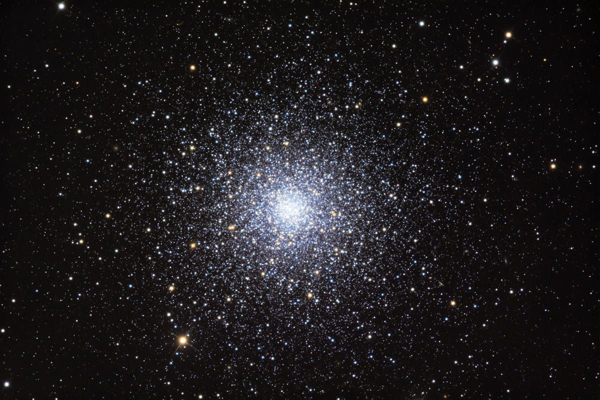 Messier 3, a globular cluster located 33,900 light-years away, as seen through a 24″ telescope. The stars within this globular cluster are approximately 11.4 billion years old, and it can be seen with the naked eye under ideal viewing conditions. With just one stellar population inside with a low metallicity, this is a more “typical” globular cluster. (Credit: Adam Block/Mount Lemmon SkyCenter/University of Arizona)