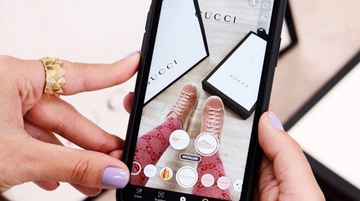 Glasses in Augmented Reality by MoodMe: Gucci Case Study, by Augmented  Reality News