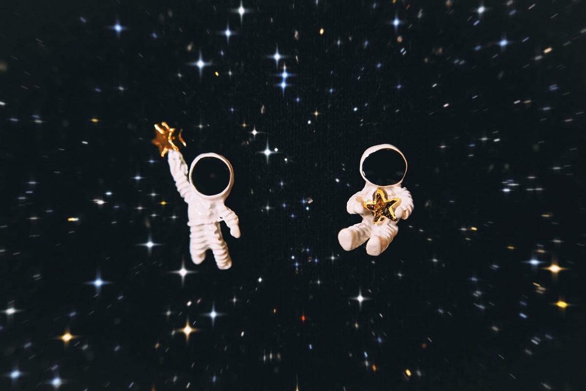 Stellare Geschichten: Begeben Sie sich mit unseren himmlischen Führern auf eine kosmische Reise!  |  von CJ Coop |  August 2023