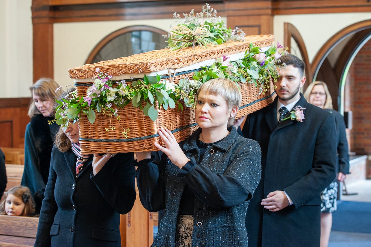 what-to-do-when-your-friend-loses-a-loved-one-by-maggie-kelly-hello
