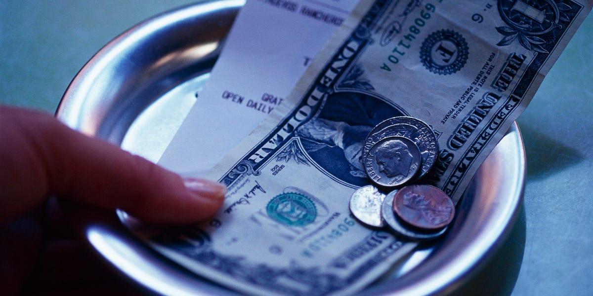 Image of: Is a Mandatory Dining Surcharge Better Than Tips?