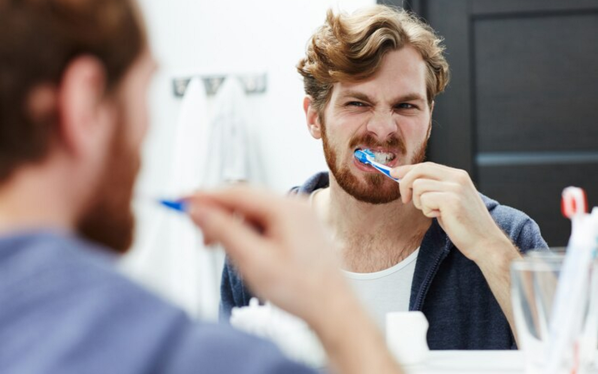 Can I Brush My Teeth Before or After Using Whitestrips? by Larwin