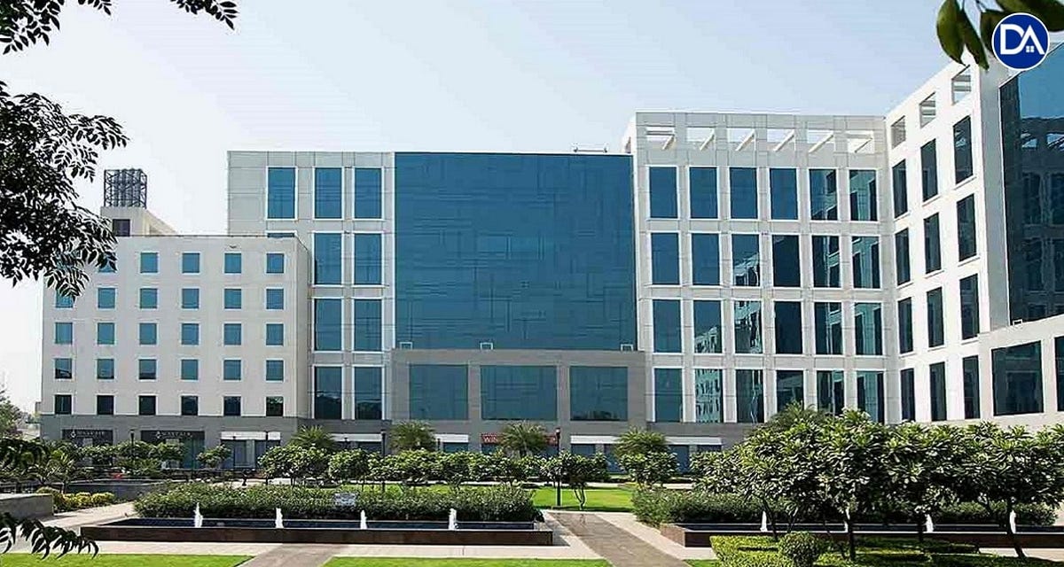 DLF Prime Towers Okhla Phase1, New Delhi by Nirbhay kashyap Medium