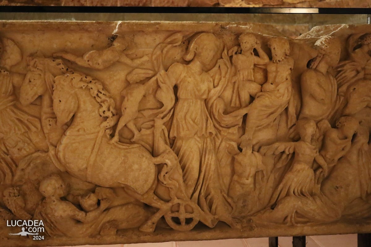 Il sarcofago scolpito di San Rufino ad Assisi
