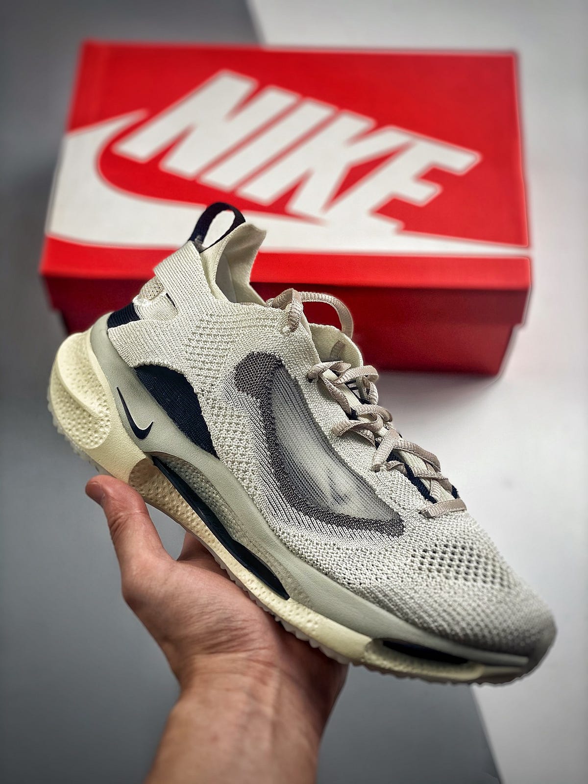 flyknit running trainers