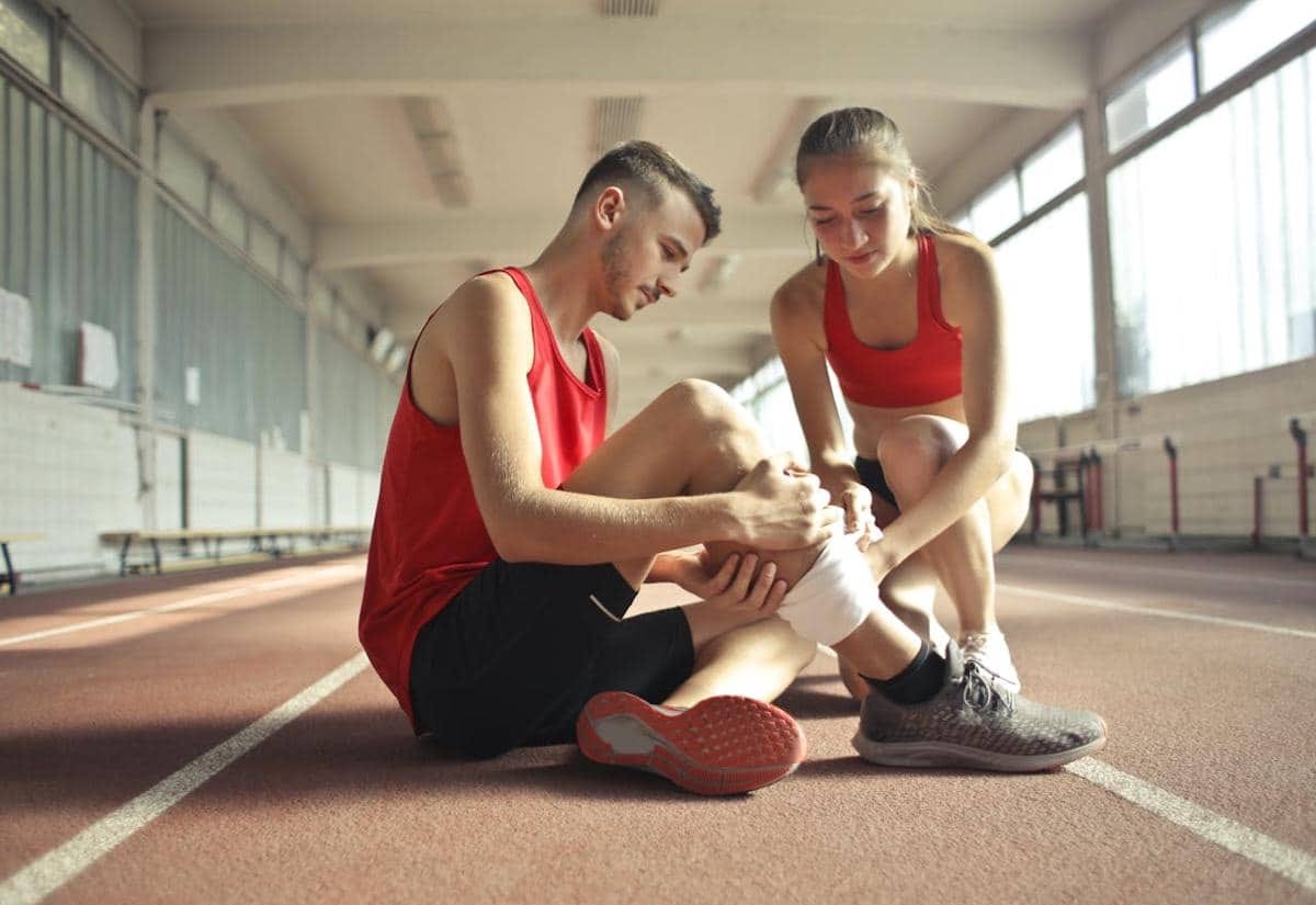 Cedera akibat terlalu memaksakan diri sendiri (pexels.com/Andrea Piacquadio)