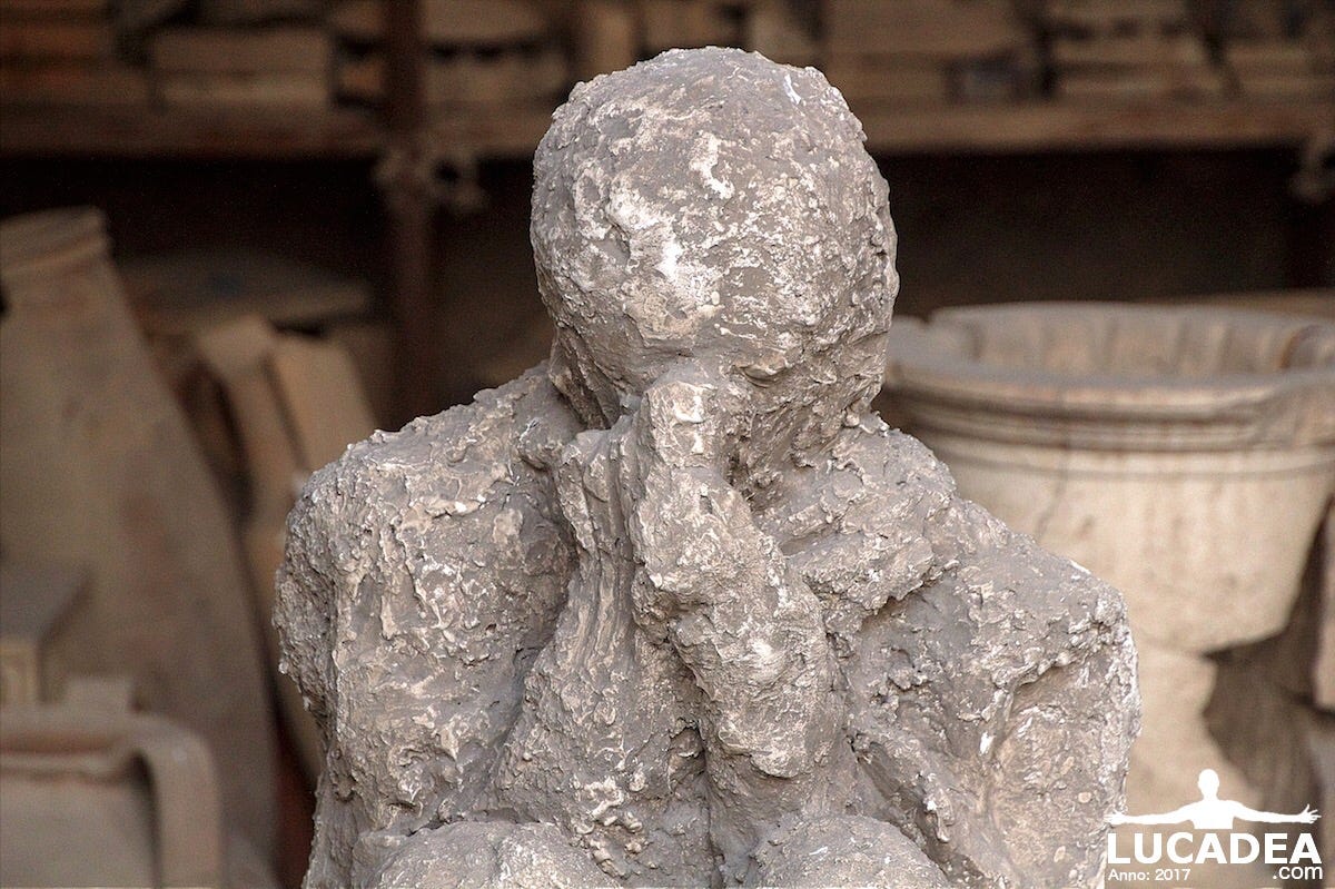 Il volto della dipartita: uno dei resti di Pompei