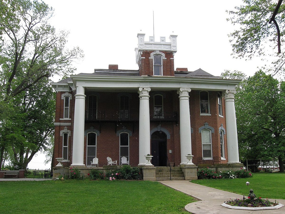 The Ravenswood Estate Near Bunceton, Missouri Has Six Generations of