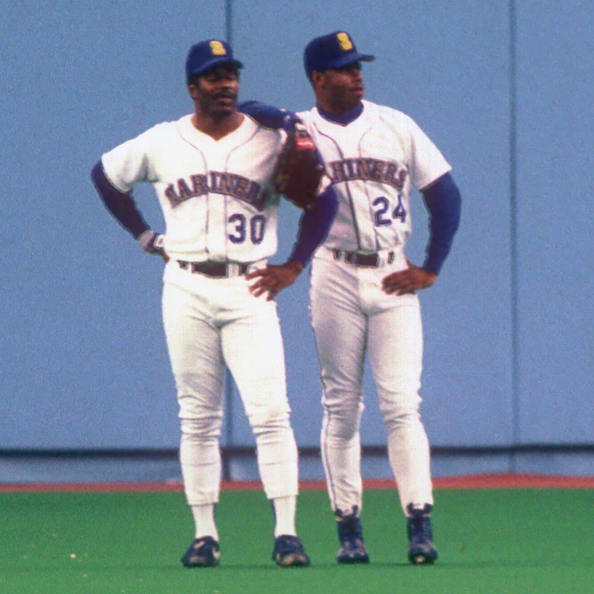 Ken Griffey Jr. playing catch with his dad before the Field of