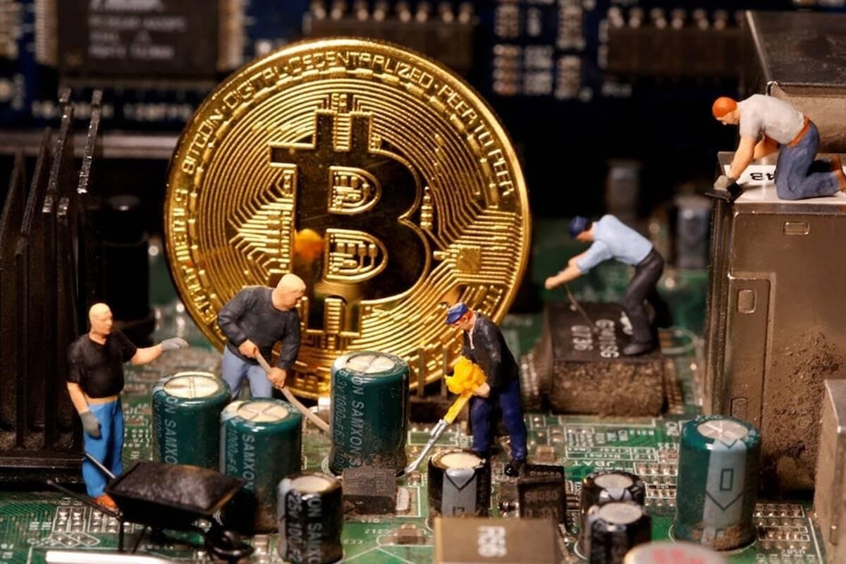 A Complete Guide on Mining Bitcoin | by Rahul Badnakhe | Technical is ...