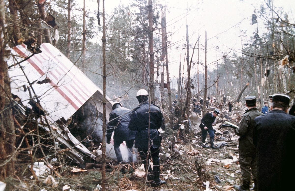 A Legal and Moral Question: The crash of Turkish Airlines flight 981 and  the DC-10 cargo door saga | by Admiral Cloudberg | Medium