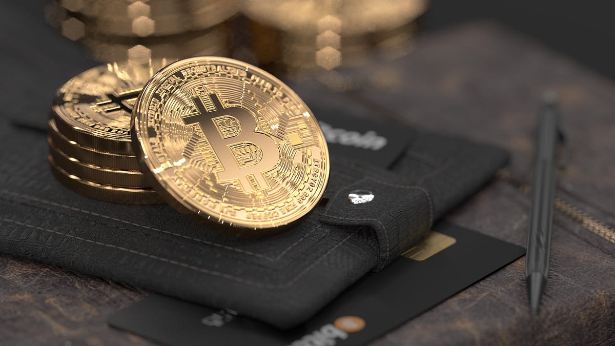Donald Trump Says the U.S. Dollar is Crashing — Is It Time to Buy Bitcoin? | by Crypto Beat | The Dark Side