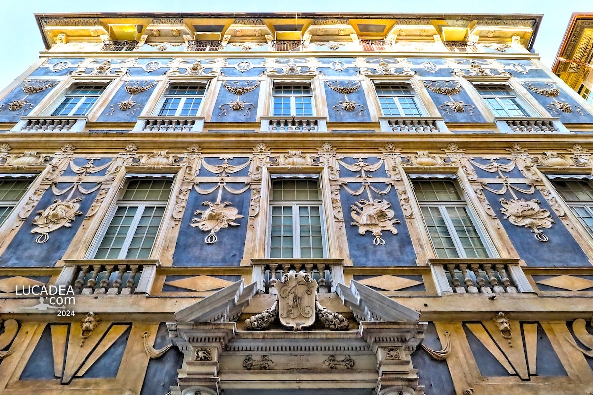 La facciata del palazzo Nicolosio Lomellini a Genova
