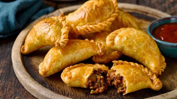 Empanadas Peruanas Deliciosas: impossível comer só uma 😋 | by Aldous  Marcatti | Medium
