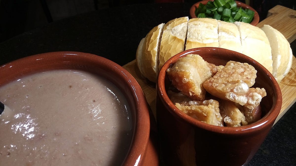 Cozinhar Juntos. Jogo De Cozinha Com Farinha. Dois Amantes Se