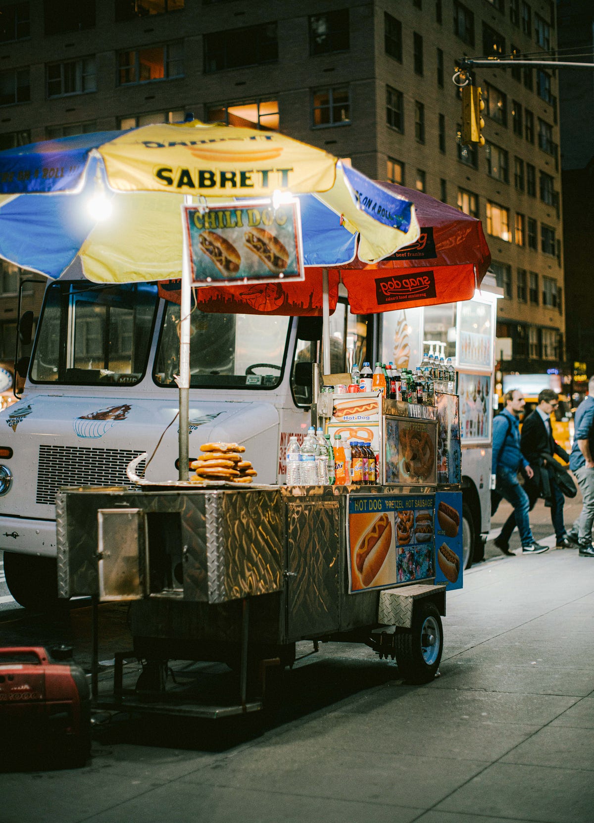 Must-Try Street Food in New York City | by Alohause | Aug, 2023 | Medium