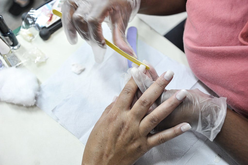 Manicure em casa: um guia simples e fácil para você fazer as unhas