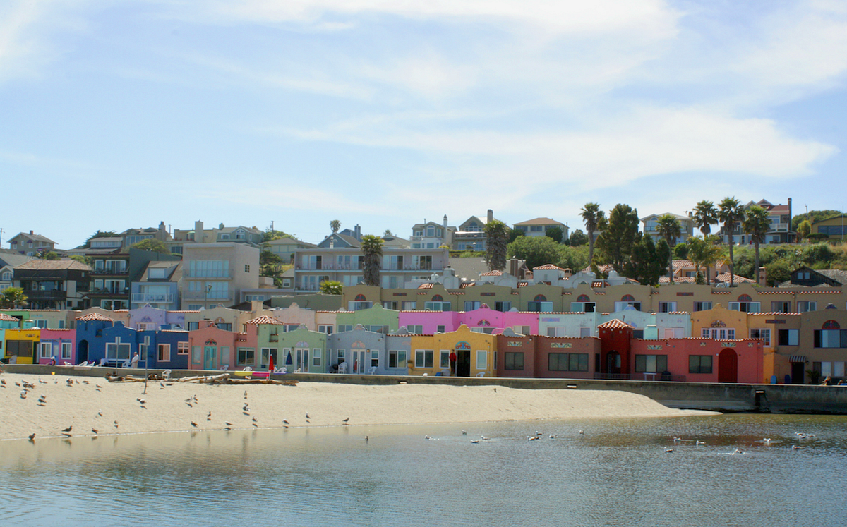 Image of: The Local’s Guide to the Beach Town of Capitola