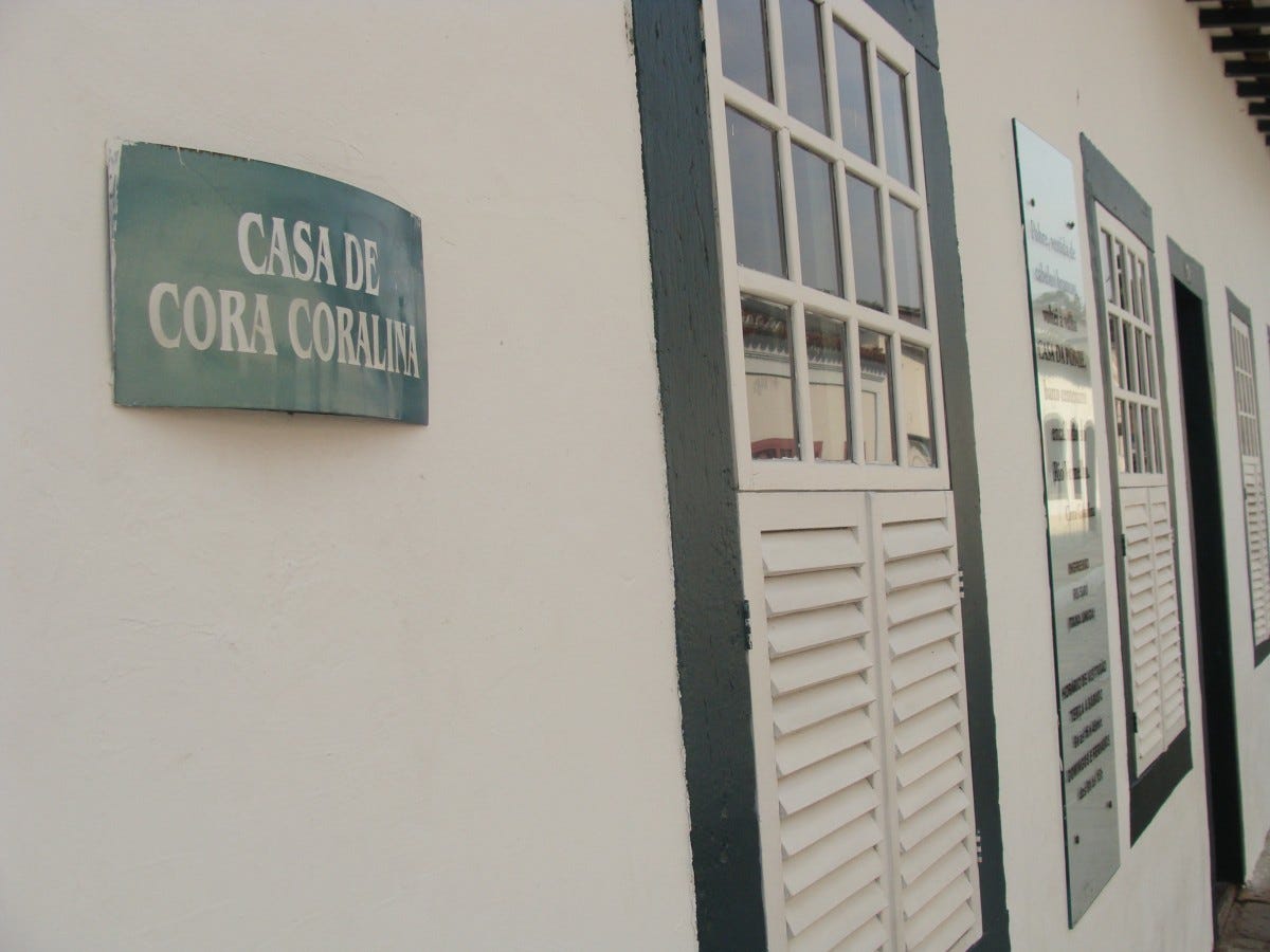 Conheça Cora Coralina, a poeta homenageada pelo Google