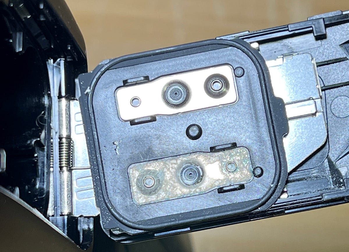 Remove battery leakage corrosion Andy Fraser Medium