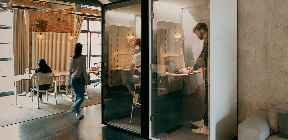 How to Manage Office Space Planning in the Hybrid Workspace by Dunja