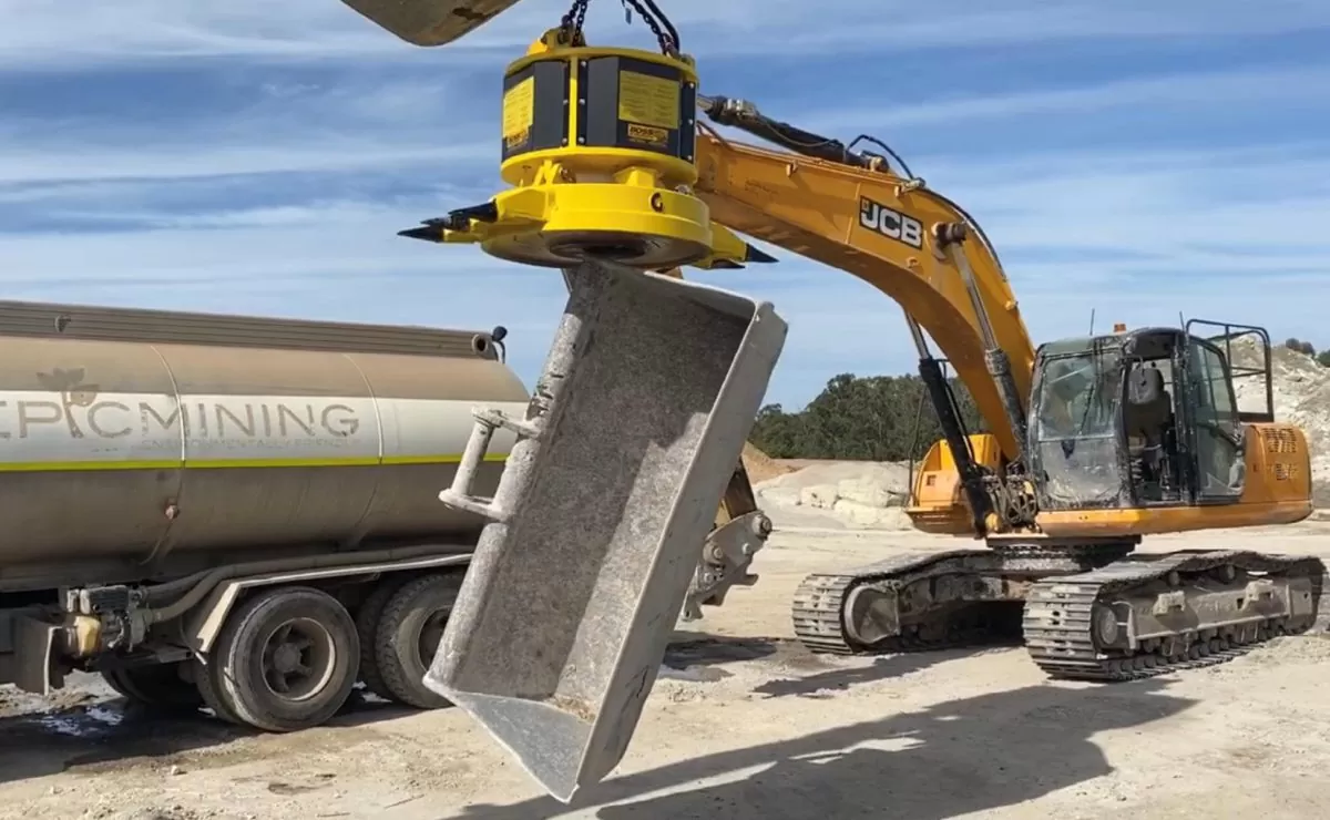 Hydraulic for excavator Australia by Boss Attachments Medium