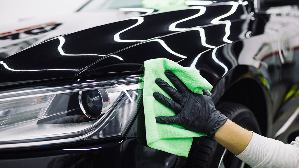 How to choose the Best Car Wax for Black Cars 2021 by Hot Gadgets Info Medium