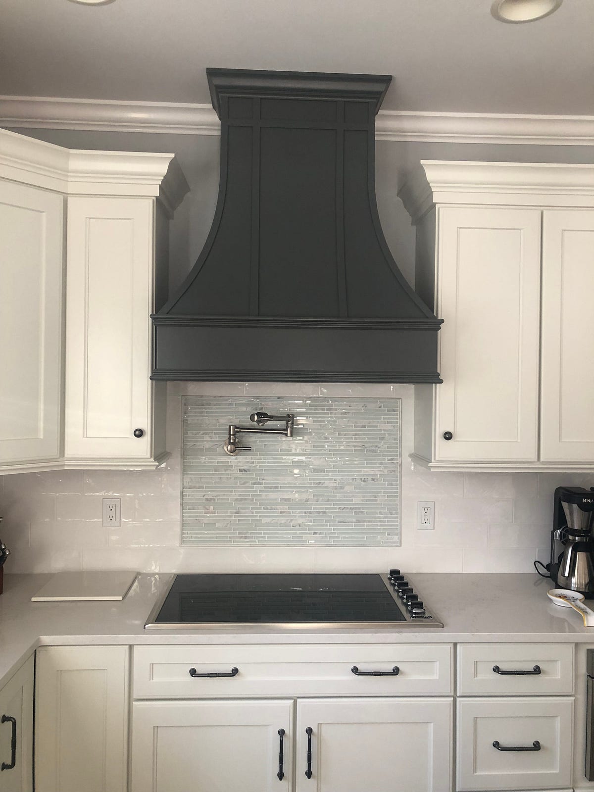 Top Trends in Wood Range Hoods for 2024 | by Hoodsly | Jul, 2024 | Medium