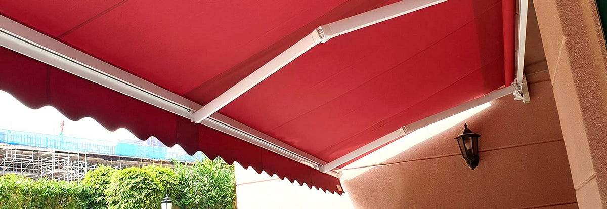 5 Essential Reasons to Invest in a Retractable Awning for Your Deck