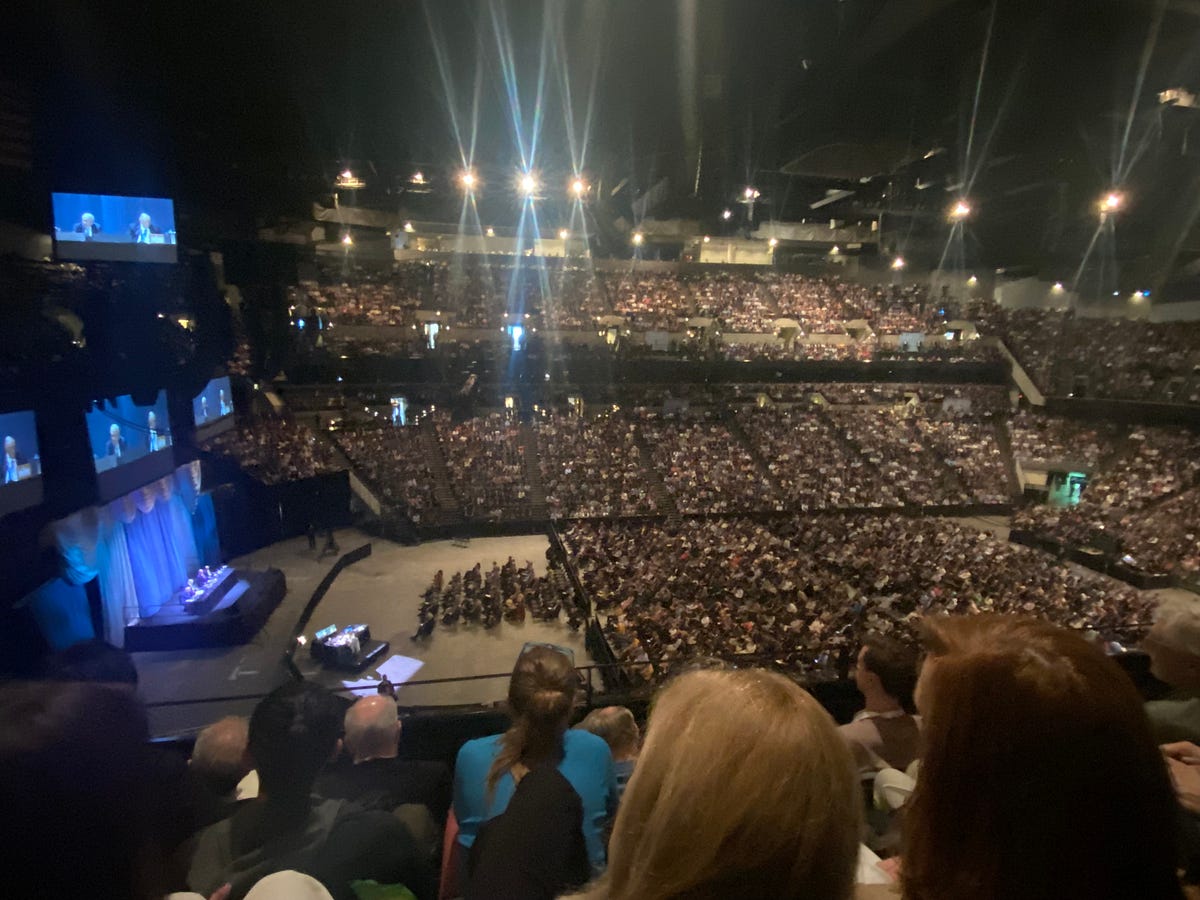 Warren Buffett shareholders meetings More economic and financial pain
